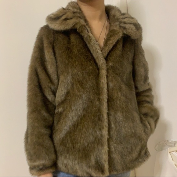 Mob Wife Brown Faux Fur Short Collar Jacket - Picture 2 of 6